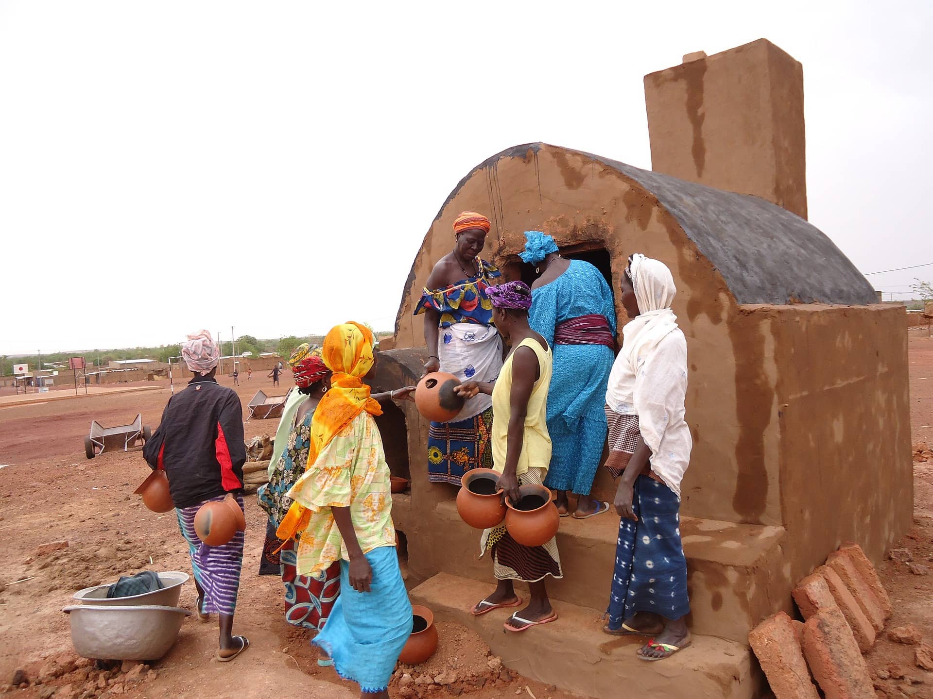 Au Burkina Faso, le terrorisme gagne du terrain dans tout le pays et provoque des déplacements de populations.